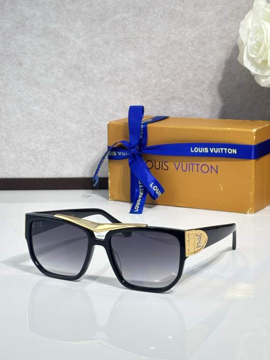 Picture of Louis Vuitton Sunglasses _SKUfw77318170fw